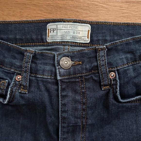 Free People Busted Knee Skinny Jeans - Women’s Size 27 - Picture 4 of 4